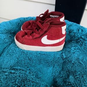 Kids Red Nike High-Top Sneakers 5C